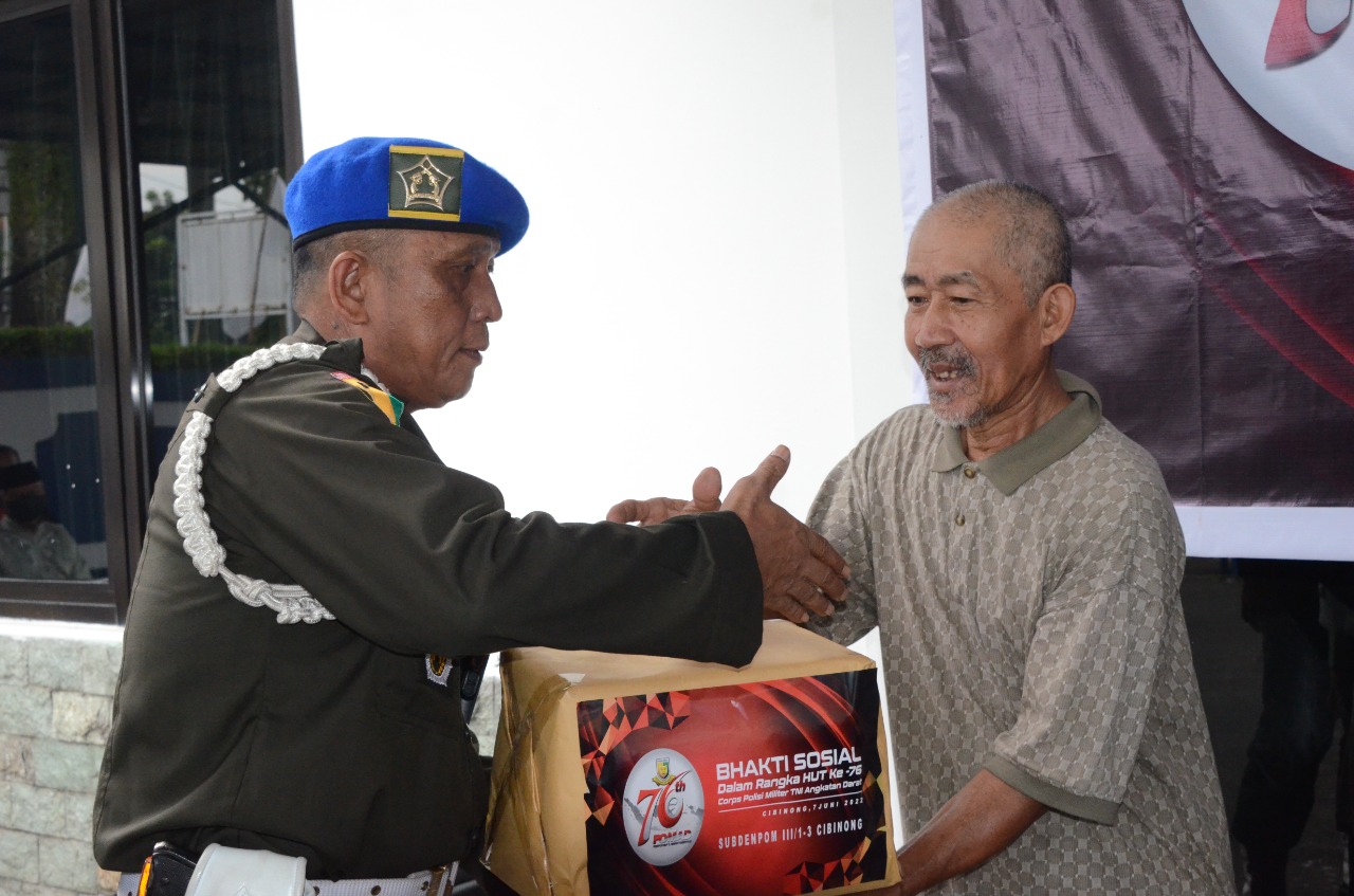 Pembagian Sembako Warnai Peringatan HUT Ke 76 Polisi Militer AD Cibinong