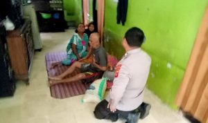 Polsek Leuwiliang  Berbagi Sembako Kepada Warga