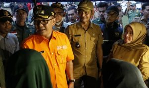 Plt Bupati Bogor Yakinkan Kebutuhan Warga Terdampak Pergeseran Tanah Terjamin Plt Bupati Bogor Yakinkan Kebutuhan Warga Terdampak Pergeseran Tanah Terjamin