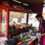 Kuliner Goyang lidah Asinan dan Rujak serut  Pak Win