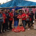 Bakti Sosial IJP Korcam Cipanas Cianjur bagikan  Beras kepada warga