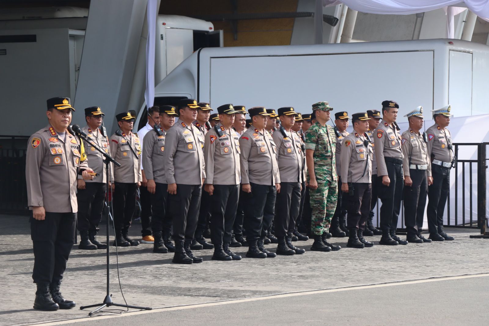 2.398 Personil Amankan Pertandingan Timnas Indonesia vs Vietnam di SUGBK