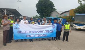 Polri Sosialisasi Pengemudi Bus Damri