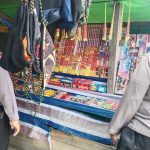 Polisi Razia Pedagang Petasan di Kecamatan Ngabang, Puluhan Petasan di Sita