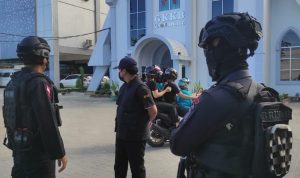 Jamin Keamanan dan Kenyamanan Ibadah di Gereja, Brimob Polda Kalbar Gencarkan Patroli di Semua Gereja