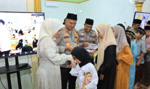 Nuzulul Qur’an dan Buka Puasa Bersama Kapolda Kalbar, Kapolres Melawi Berikan Santunan