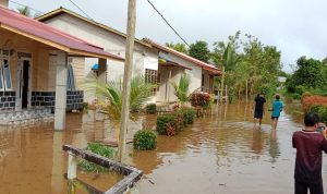 Patroli dan Monitoring Intensif Polsek Kota Baru Respons Peningkatan Debit Air Sungai Keluas Akibat Hujan Deras di Melawi