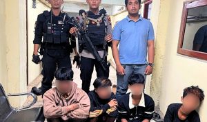 Saat Mau Tawuran Sekelompok Pemuda di Tangkap Polisi dan 2 Bilah Sajam Sebagai Barang Bukti