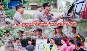 Peduli Sesama, Kapolsek Sandai Bagi Takjil Kepada Para Pengguna Jalan