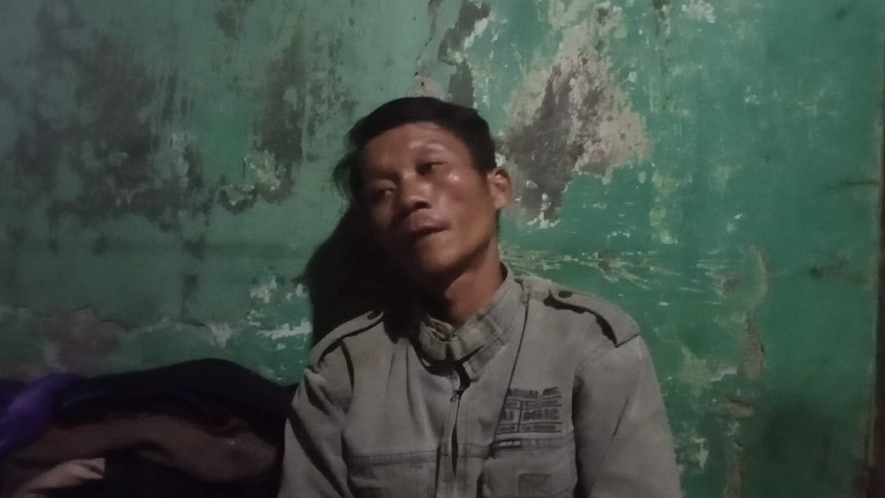 Miris Selama Dua Bulan Udin Bersama Anak Istri Tidur Di Emperan