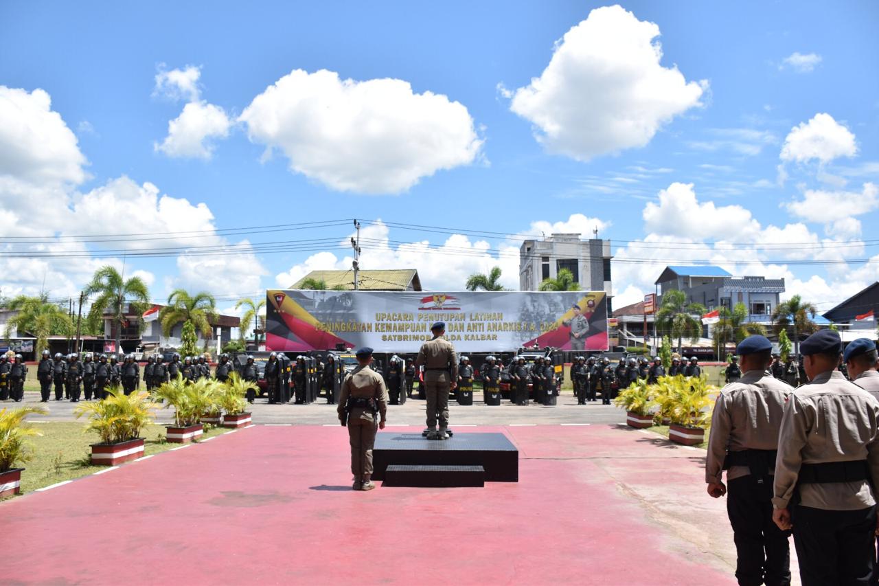 Upacara Penutupan Latihan Peningkatan Kemampuan PHH dan Anti Anarkis T.A. 2024