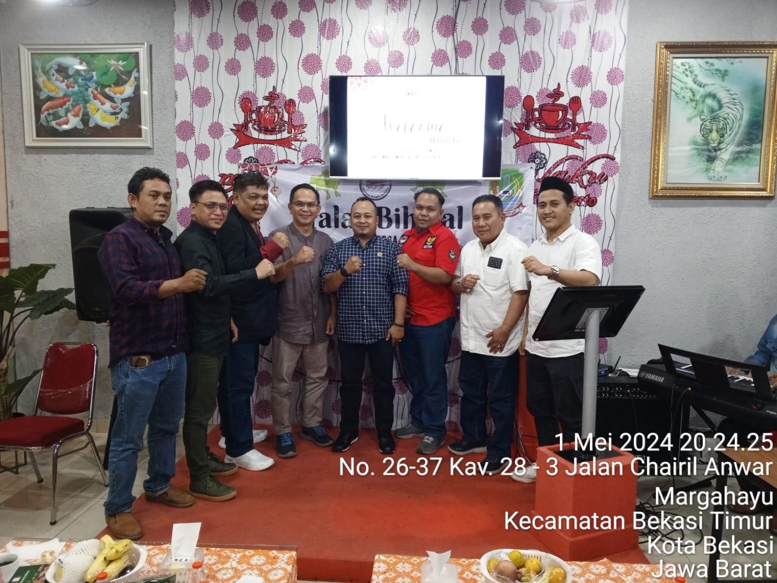 Keluarga Besar Aliansi Wartawan Indonesia Bangkit Bersama (AWIBB) Mengadakan Acara Halal Bihalal