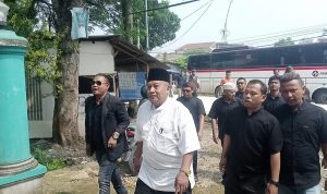 H. Akhmad Jajuli Bersama Rombongan Menuju Kantor PKB dan Nasdem