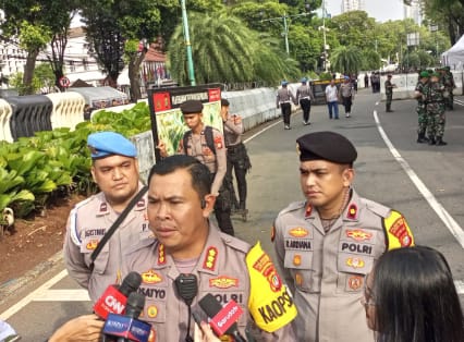Tim Patroli Presisi Polres Metro Jakarta Pusat Amankan 5 Orang Saat Hendak Tawuran Berikut 3 Celurit Panjang
