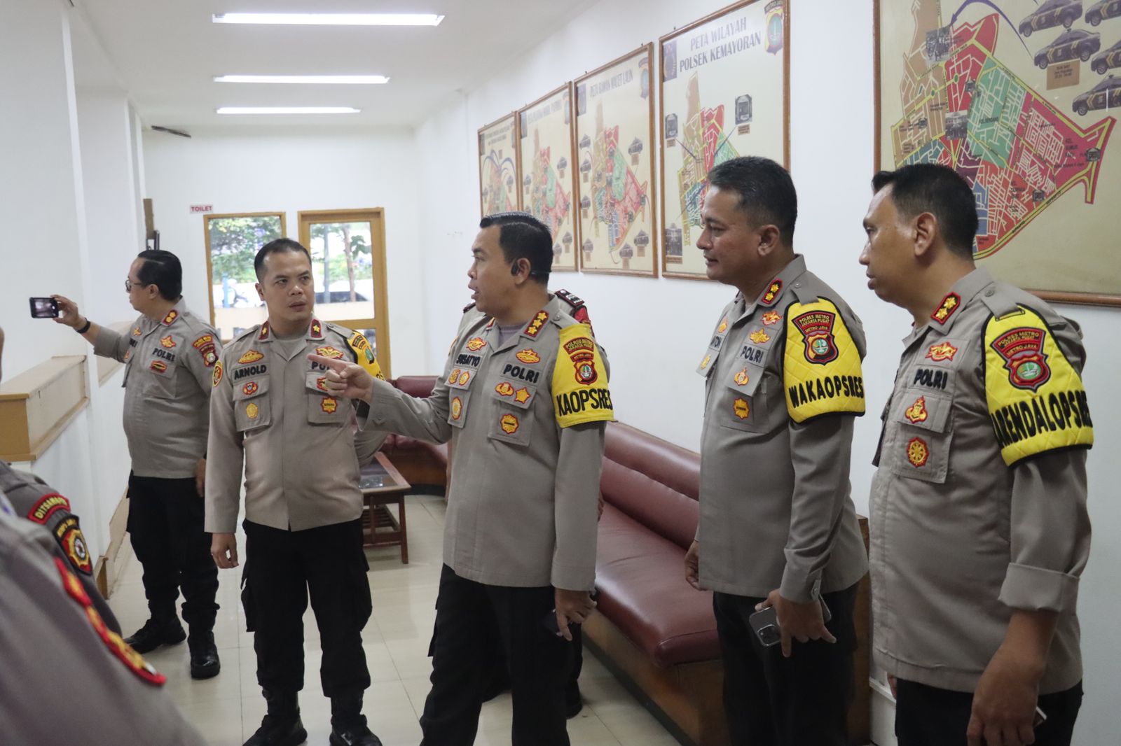 Kapolres Metro Jakarta Pusat Lakukan Pengecekan Mako Polsek Kemayoran
