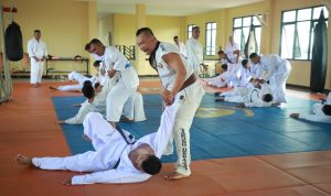 Satbrimob Polda Kalbar Tingkatkan Ilmu Beladiri Untuk Menunjang Tugas Lapangan