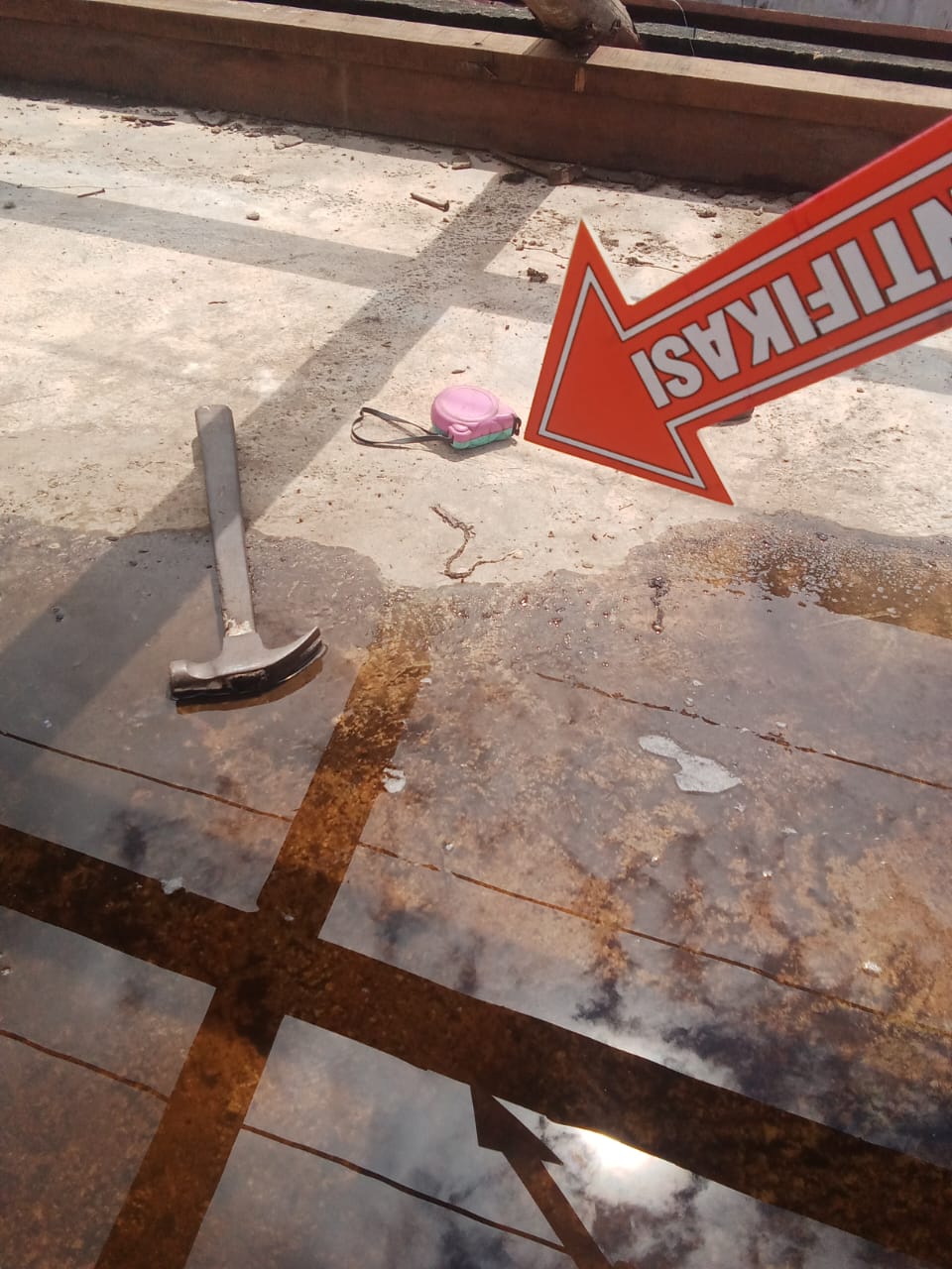 Pekerja Bangunan di Kubu Raya Tewas Tersengat Listrik Saat Perbaiki Atap