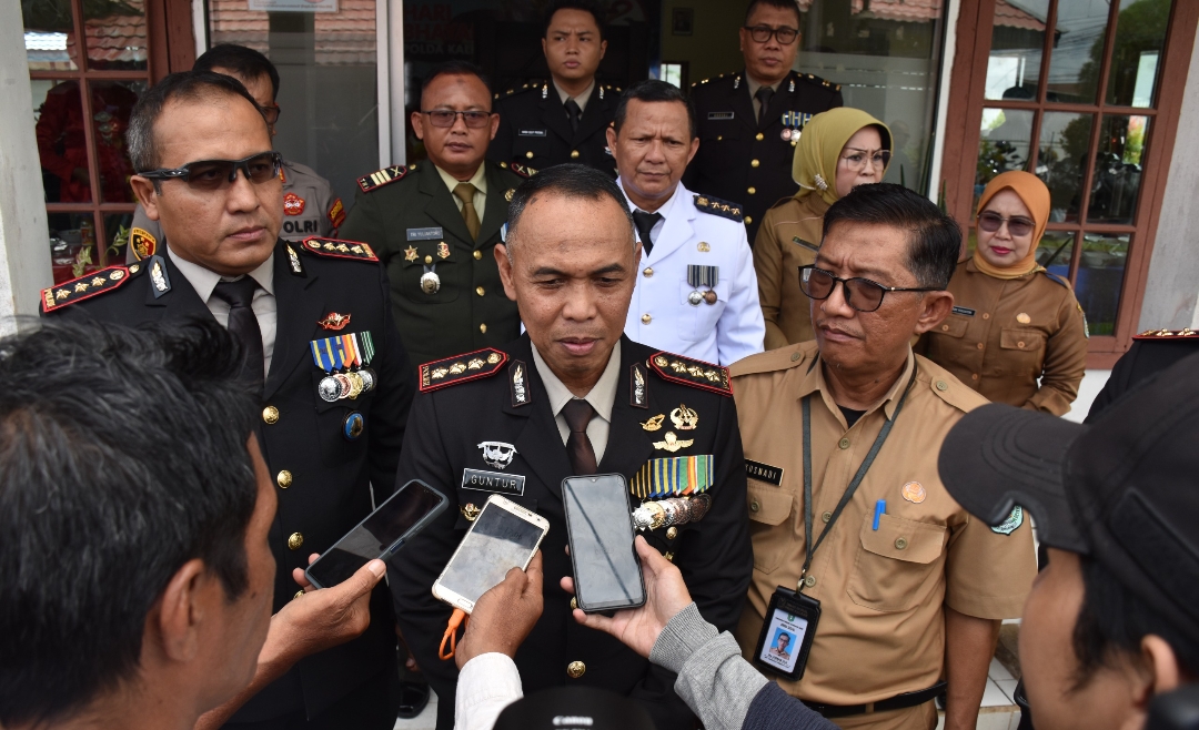 Satbrimob Polda Kalbar Bersama Satuan Kewilayahan Melaksanakan Acara Syukuran Dalam Rangka Hari Bhayangkara Ke-78