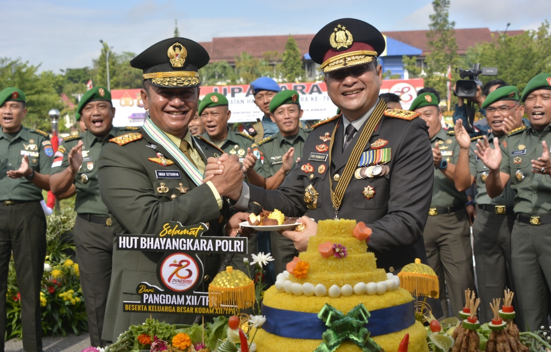 HUT ke-78 Bhayangkara, Pangdam Tanjungpura Hadiri Upacara dan Syukuran di Polda Kalbar