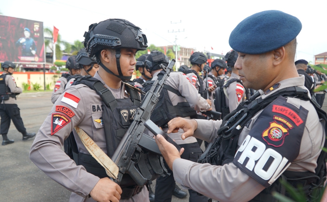 Satbrimob Polda Kalbar Lakukan Penegakan Ketertiban dan Disiplin Pada Personil