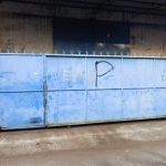 Sebuah Gudang Di Blok E Di Duga Di Jadikan Tempat Penyimpanan Oli Palsu