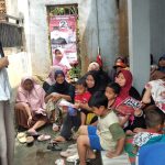 Di Sambut Emak-Emak Sla’awi, Istri Cawabup Kang Musa Sampaikan Satu RW Satu Sarjana