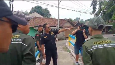 Penumpukan Sedimentasi di Situ Cijoro, Forwatu Banten Lakukan Gerakan Aksi Bebersih Desak Pemerintah Segera Turun Tangan Penumpukan Sedimentasi di Situ Cijoro, Forwatu Banten Lakukan Gerakan Aksi Bebersih Desak Pemerintah Segera Turun Tangan