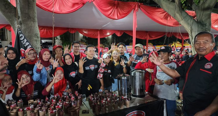 Semangat dan Gotong Royong Modal Utama Relawan Paslon RIDHO Perjuangan Kerja Nyata