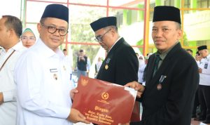 Pj. Wali Kota Bekasi Jadi Pembina Upacara Peringatan Hari Amal Bhakti Kemenag Ke-79 Pj. Wali Kota Bekasi Jadi Pembina Upacara Peringatan Hari Amal Bhakti Kemenag Ke-79