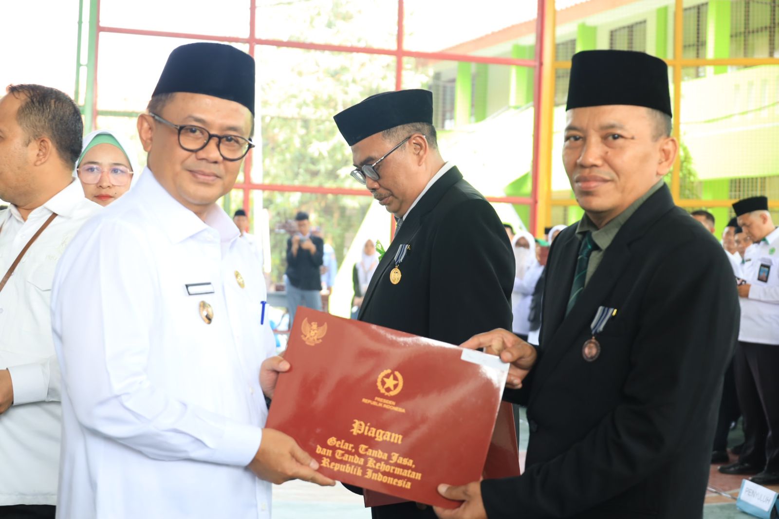 Pj. Wali Kota Bekasi Jadi Pembina Upacara Peringatan Hari Amal Bhakti Kemenag Ke-79