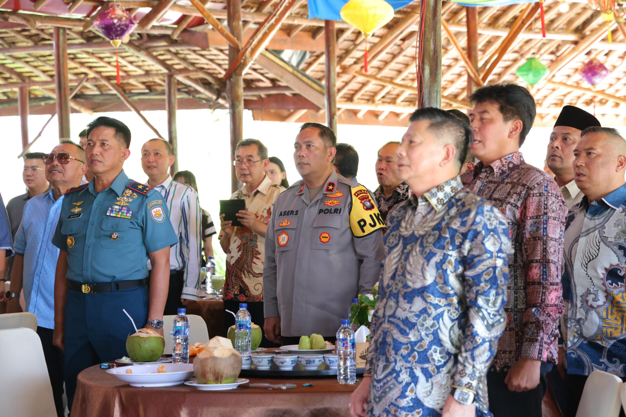 Pererat Tali Persaudaraan, Danlantamal IV Meriahkan Gong Xi Fa Cai dan Diskusi Bersama Instansi Pemerintah