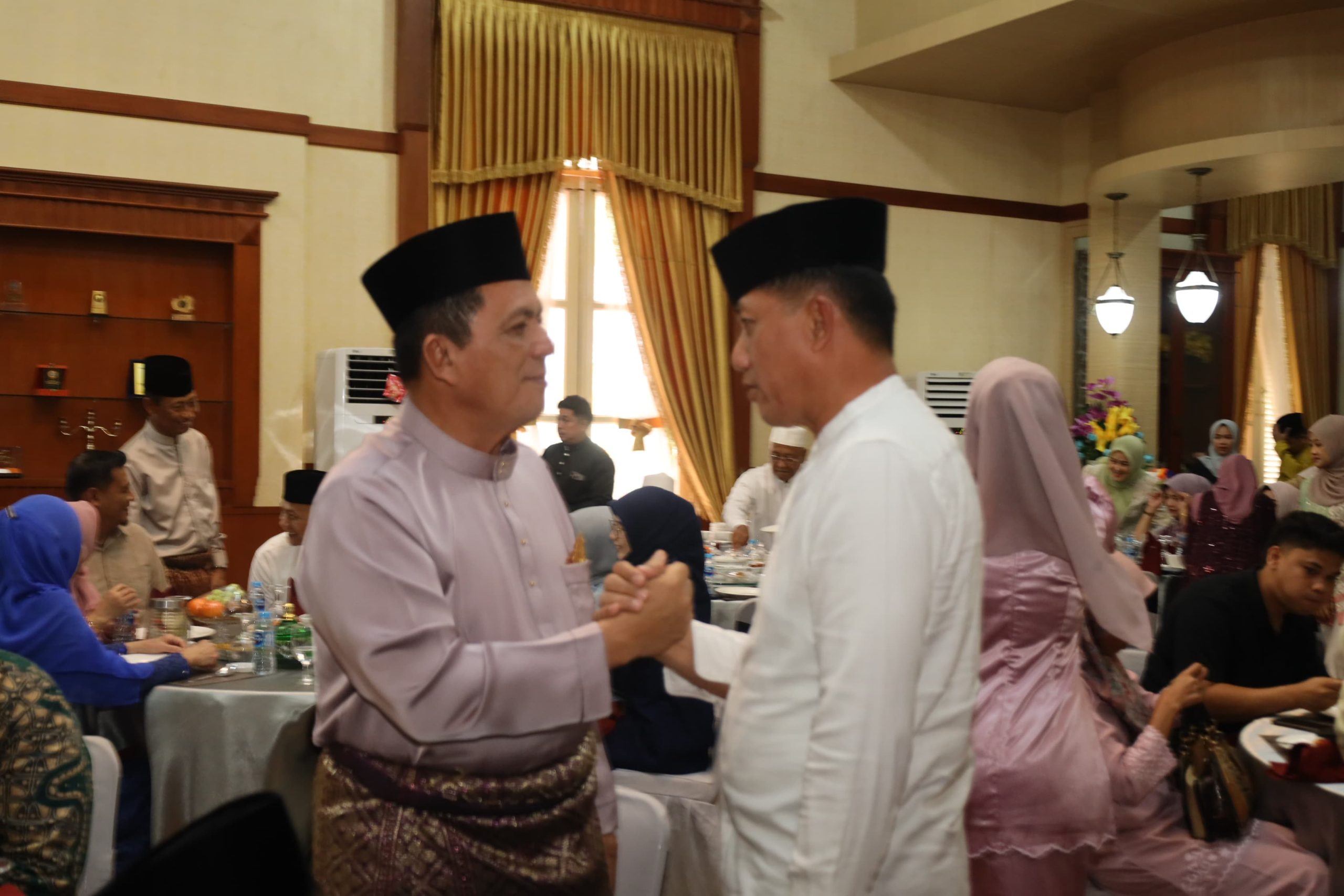 Jalin Silaturahmi Danlantamal IV Hadiri Open House Gubernur Kepri