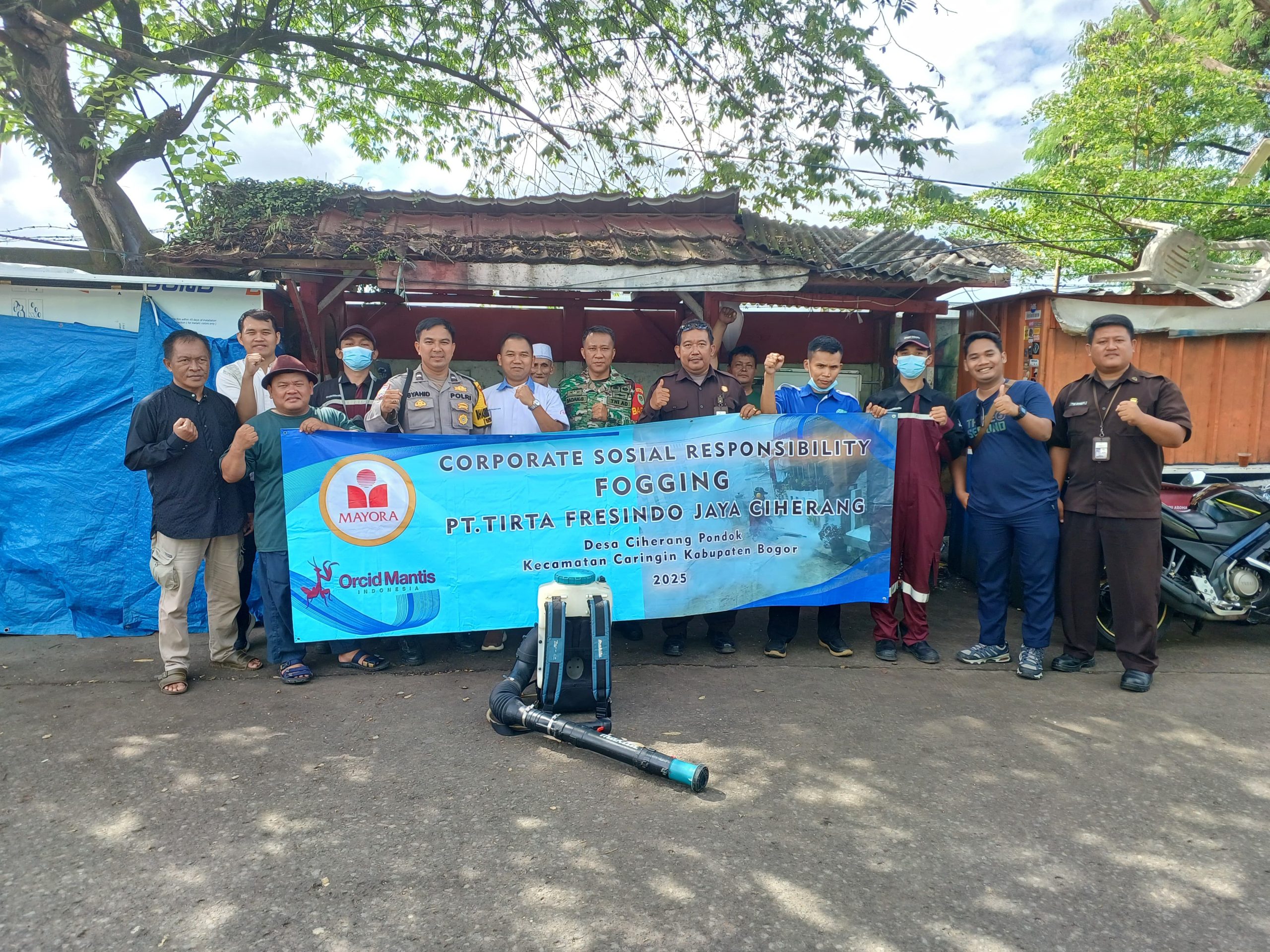 Antisipasi DBD, TFJ Ciherang Rutin Fogging Lingkungan Warga