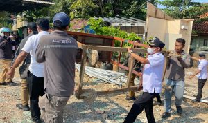 Pemerintah Kota Bekasi Tertibkan Bangunan Liar di Wilayah Pekayon Jaya Bekasi Selatan