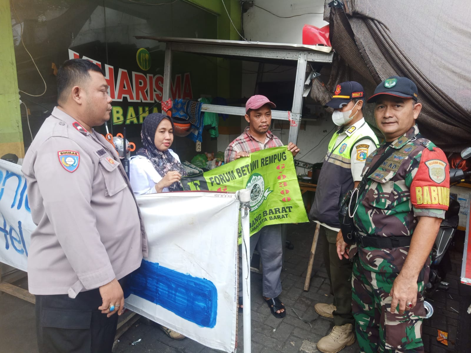 Premanisme Diberantas, Bendera Ormas Ilegal Dicopot di Petamburan
