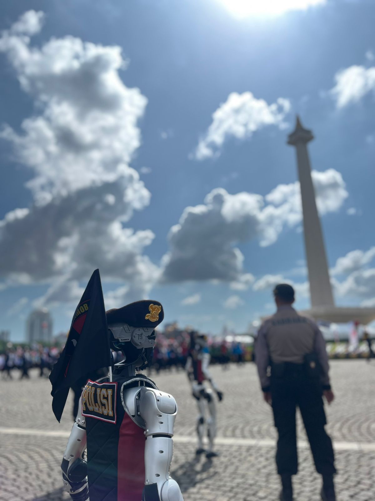 Polri Perkenalkan 30 Robot Pionir dalam Defile Hari Bhayangkara Ke-79