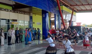 Tradisi Adat Tanimbar, Sambut Kedatangan Komandan Lanal Saumlaki dan Ketua Cabang 3 Korcab IX DJA III di Bumi Duan Lolat