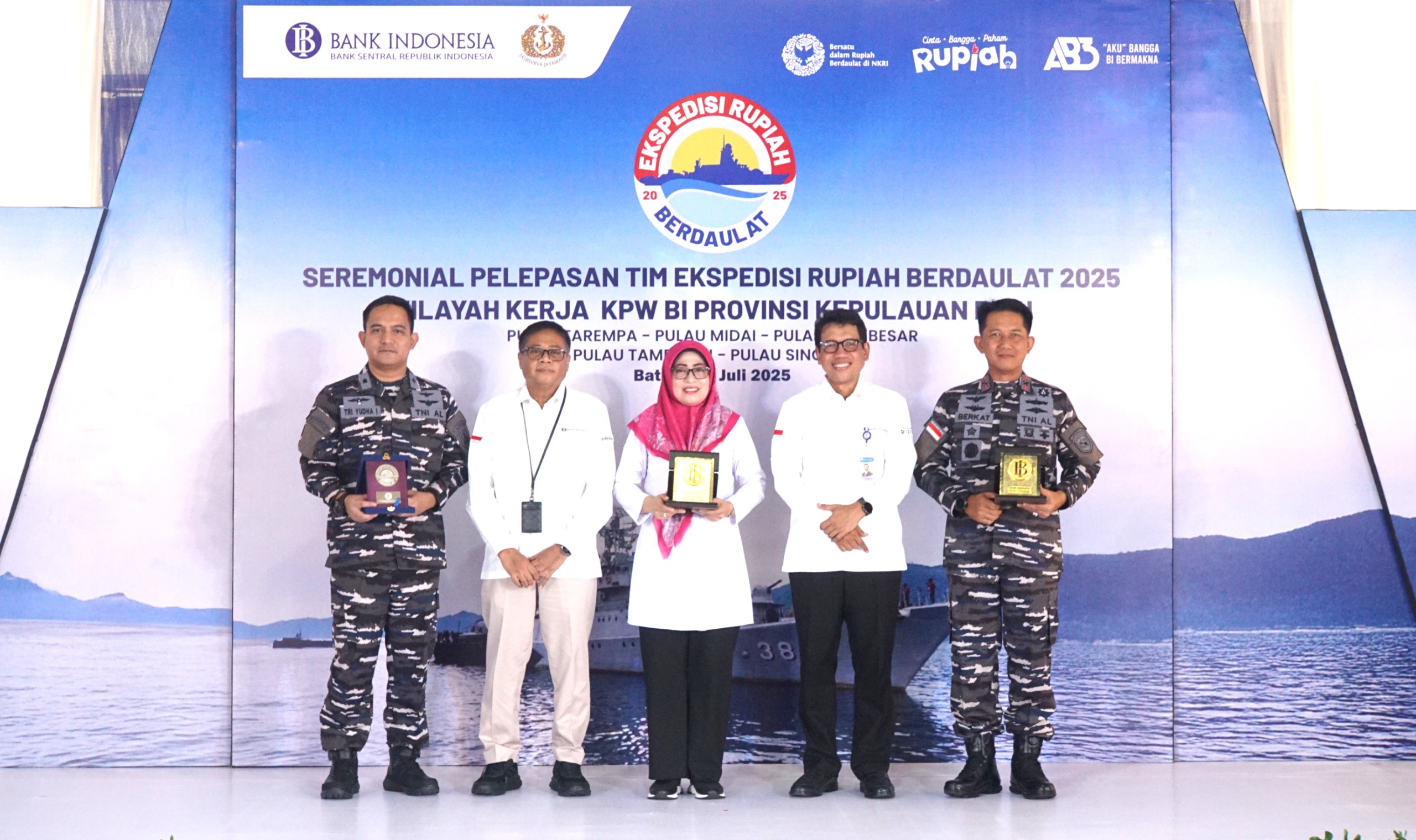 TNI AL Dukung Ekspedisi Rupiah Berdaulat 2025, Danlantamal IV Lepas KRI HBS-382