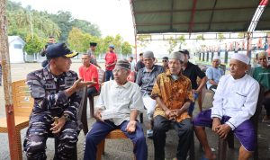 Lantamal IX Ambon Bekerjasama Dengan Bank Indonesia Laksanakan Bakti Sosial Kesehatan dan Sosialisasi Cinta, Bangga, Paham Rupiah di Pelabuhan Amnalau