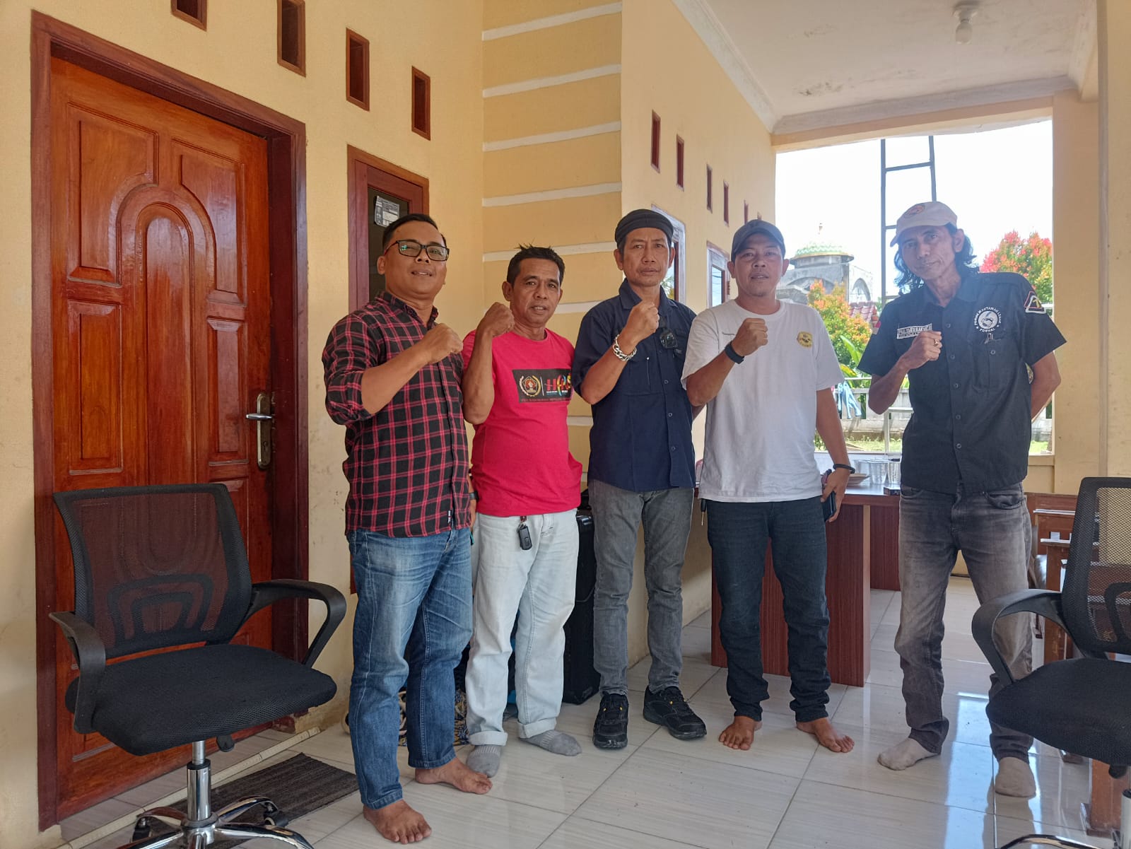 Ketua Forwal Kunjungi Kantor Pusat King Badak Untuk Silaturahmi Ketua Forwal Kunjungi Kantor Pusat King Badak Untuk Silaturahmi