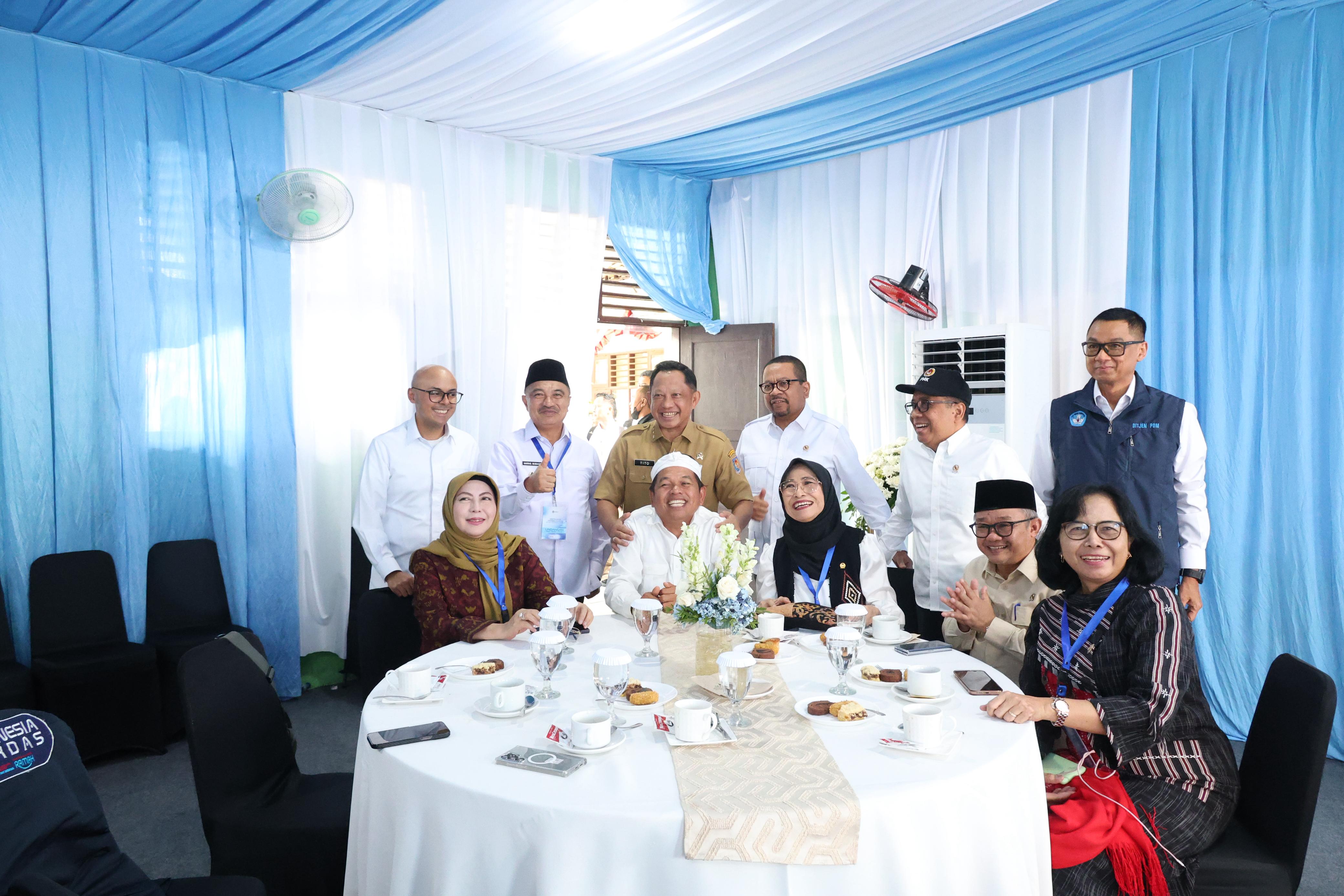 Wakil Wali Kota Bekasi Hadiri Peluncuran Program Digitalisasi Pembelajaran oleh Presiden Prabowo di SMPN 4 Kota Bekasi