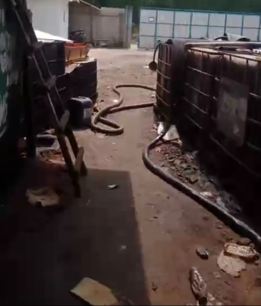 Diduga Oknum Aparat Terlibat, Aktivitas Gudang Minyak Mentah Di Sukanegara, Alas Tuo Kecamatan Tanjung Bintang