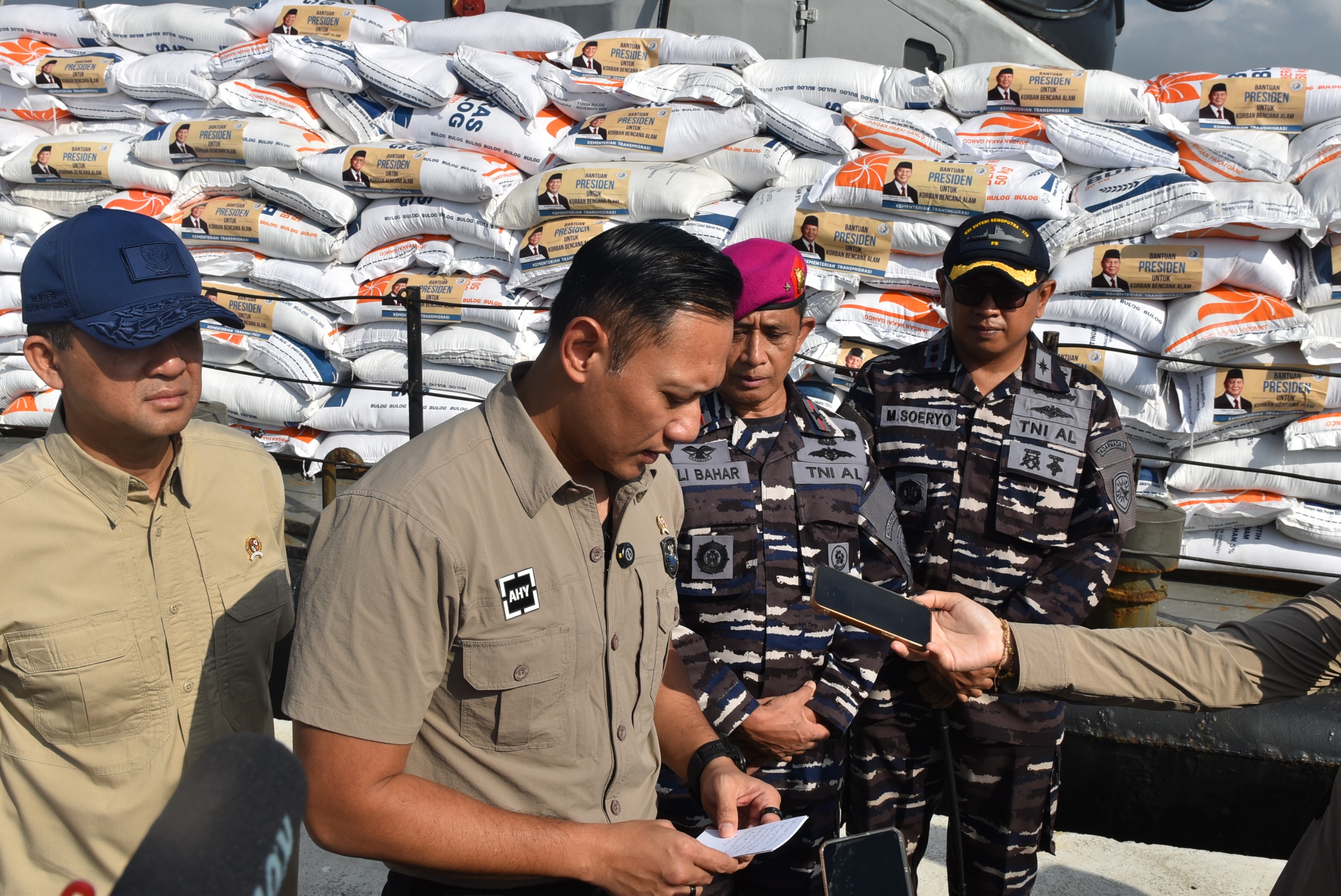 Wadan Kodaeral I Dampingi Menko Bidang Infrastruktur dan Pembangunan Kewilayahan Tinjau Lokasi Berdampak Banjir di Aceh-Sumut