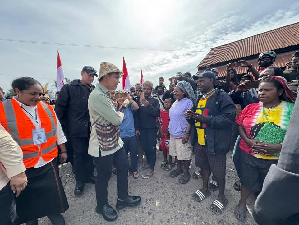 Tinjau Pasar Potikelek Wamena, Wapres Dukung Peran Mama-Mama Penopang Ekonomi Keluarga Tinjau Pasar Potikelek Wamena, Wapres Dukung Peran Mama-Mama Penopang Ekonomi Keluarga