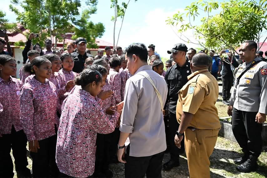 Pastikan Pendidikan Menjangkau Anak Kurang Mampu, Wapres Tinjau SRMA 41 Biak