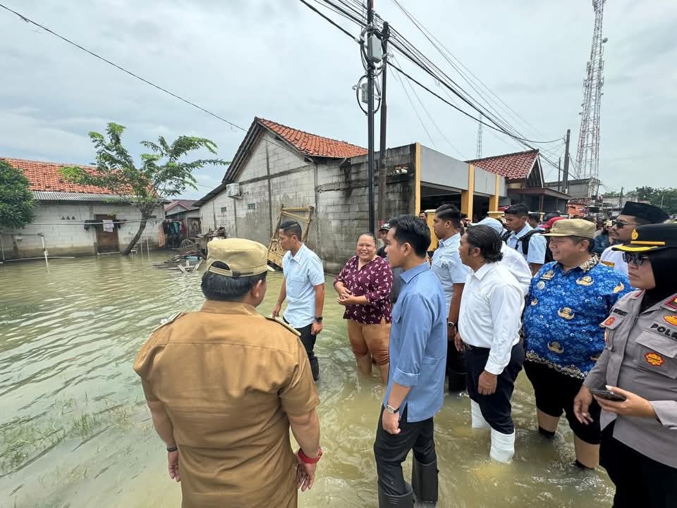 Tinjau Banjir di Bekasi, Wapres Pastikan Keselamatan dan Pendampingan Warga Terpenuhi Tinjau Banjir di Bekasi, Wapres Pastikan Keselamatan dan Pendampingan Warga Terpenuhi