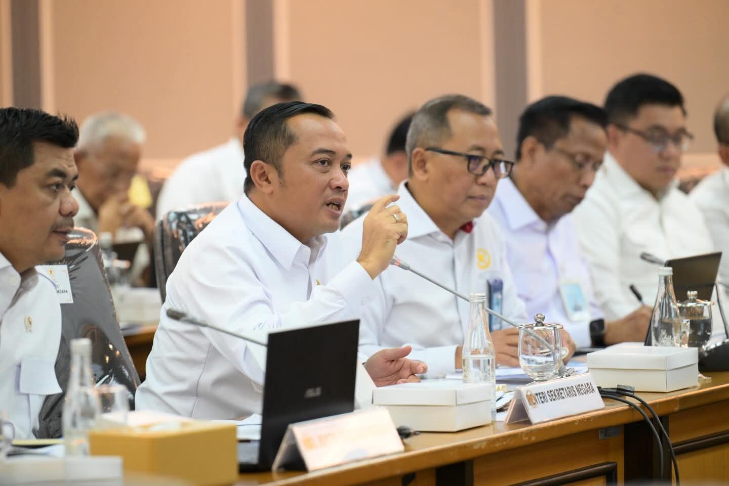 Hadiri Rapat Kerja dengan Komisi XIII DPR RI, Mensesneg Paparkan Rencana Program Kerja dan Anggaran Kemensetneg TA 2026 Hadiri Rapat Kerja dengan Komisi XIII DPR RI, Mensesneg Paparkan Rencana Program Kerja dan Anggaran Kemensetneg TA 2026