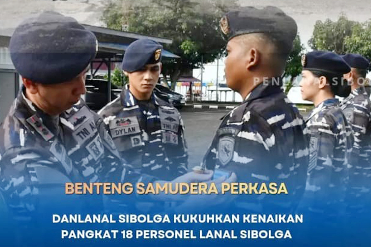 Danlanal Sibolga Kukuhkan Kenaikan Pangkat 18 Personel Lanal Sibolga